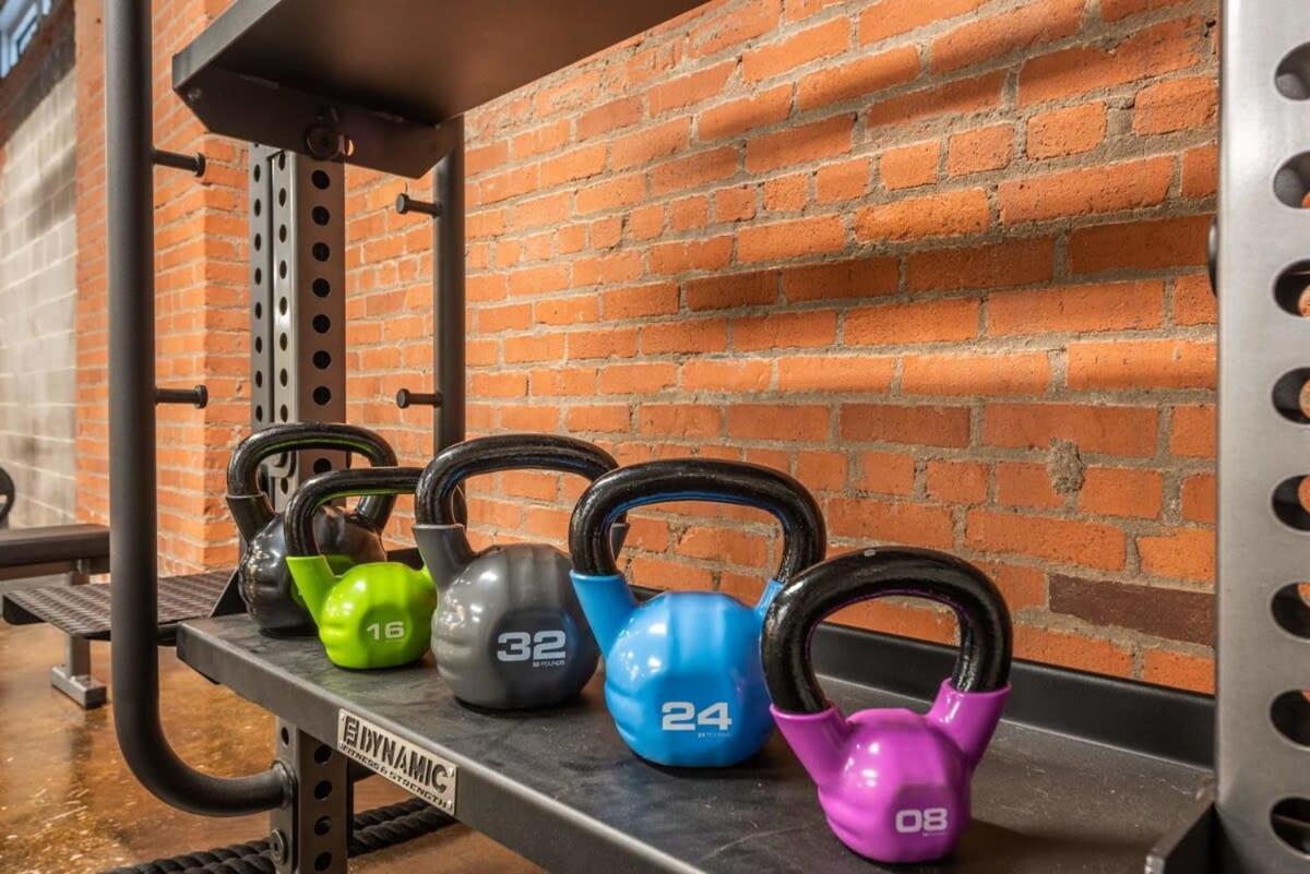 2Br 2Ba Spacious Historic Loft With Gym By Envitae Kansas City Buitenkant foto