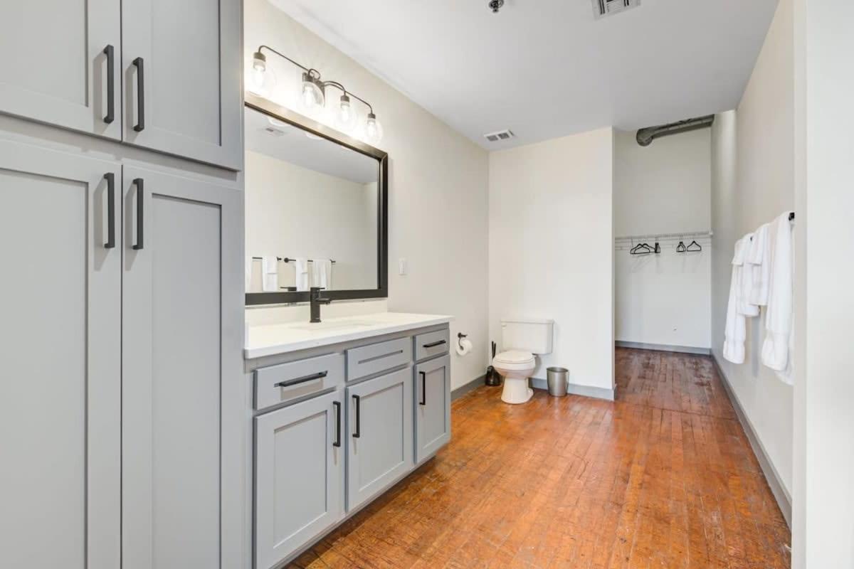 2Br 2Ba Spacious Historic Loft With Gym By Envitae Kansas City Buitenkant foto