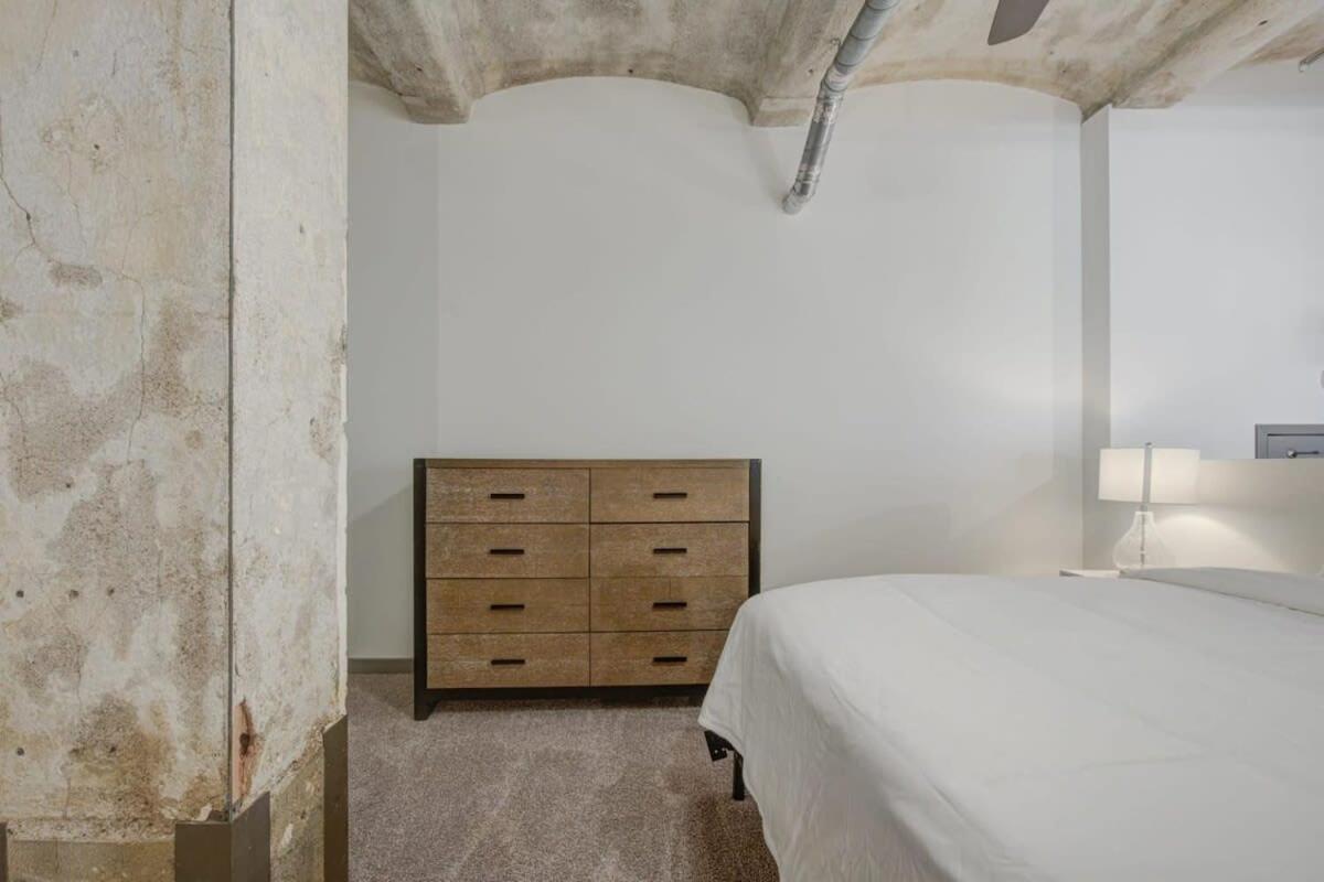 2Br 2Ba Spacious Historic Loft With Gym By Envitae Kansas City Buitenkant foto