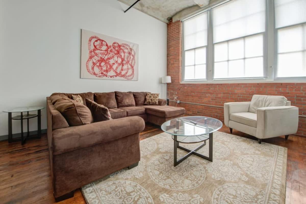 2Br 2Ba Spacious Historic Loft With Gym By Envitae Kansas City Buitenkant foto