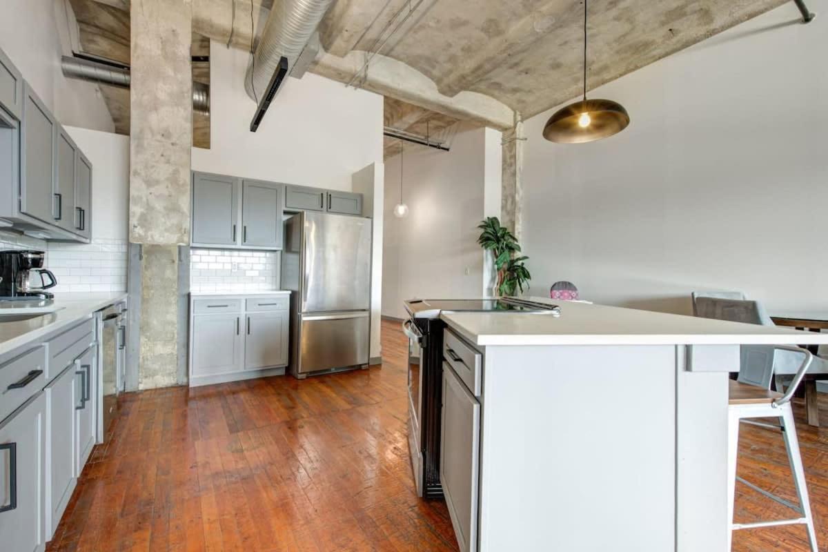2Br 2Ba Spacious Historic Loft With Gym By Envitae Kansas City Buitenkant foto